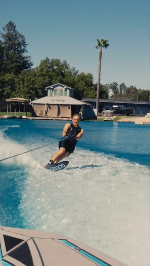 ski rides at home with @maddie.orgen @bellacqualake3 🎥 @kev.wolf #waterski