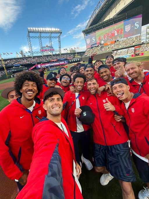 Doesn’t get much more American than this. 🇺🇸
🤳 @cmpulisic