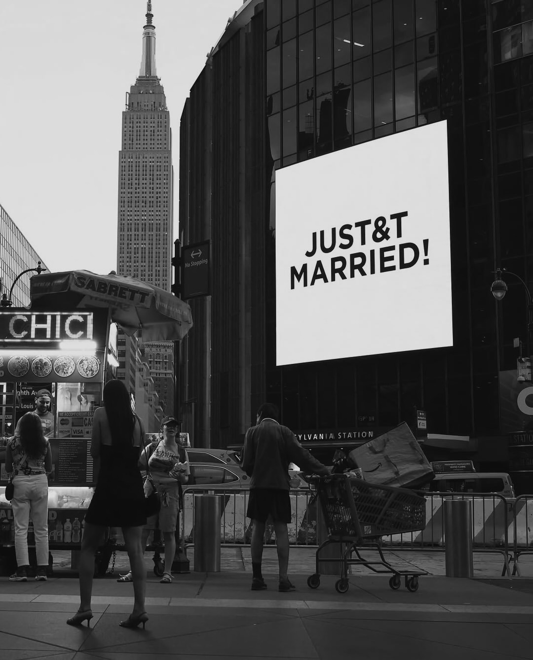 THIS JUST&T IN: #TaylorSwift & #TravisKelce are officially married!! 💍

Here’s everything we know so far (because we’re just as desperate for the details as you are…) 

The happy couple kept the day personal, meaningful, and filled with the people who matter most 🤍

Instead of a traditional bridal party, they chose to have their siblings by their side. Travis’ brother, Jason, stood as his Best Man, while Taylor’s brother, Austin, was her Man of Honor - a sweet reminder that sometimes family is all you need 🥹

The dress deets? Both Taylor and Travis wore custom Christian Dior Haute Couture, designed by Jonathan Anderson, reportedly his first haute couture wedding dress for a globally recognised celebrity ✨

And perhaps the plot twist none of us saw coming… #AdamSandler officiated the ceremony?! We definitely didn’t have that on our T&T wedding bingo card. 

Surrounded by loved ones, close friends, NFL stars and A-list names, the celebration was said to be intimate, elegant and completely centred on love.

We can’t wait to see more photos (and hopefully every last detail) from the day. Congratulations to the Kelces! 🥂🤍
