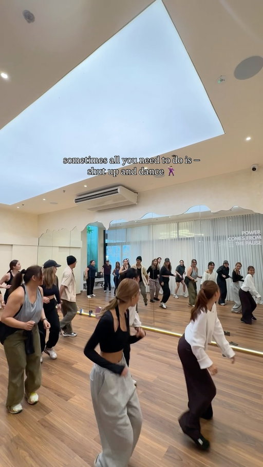 today felt electric ⚡️ 

be sure to catch our dance classes every week at #cedowellness ✨

TUE: dance pop cardio at 8PM
THU: dance choreo at 8PM
SAT: dance choreo at 12NN 

[𝘣𝘦𝘨𝘪𝘯𝘯𝘦𝘳 & 𝘪𝘯𝘵𝘦𝘳𝘮𝘦𝘥𝘪𝘢𝘵𝘦 𝘭𝘦𝘷𝘦𝘭] 

💸 𝐃𝐀𝐍𝐂𝐄 𝐑𝐀𝐓𝐄𝐒 💸

𝗪𝐚𝐥𝐤-𝐢𝐧 : P 950 (𝘴𝘰𝘭𝘰) 🕺🏻
𝐁𝐫𝐢𝐧𝐠 𝐚 𝐛𝐮𝐝𝐝𝐲 : P 1,200 (𝟼𝟶𝟶/𝘱𝘦𝘳𝘴𝘰𝘯) 👯‍♀️
𝐈𝐧𝐭𝐫𝐨 𝐛𝐮𝐧𝐝𝐥𝐞 : P 1,500 (𝟹 𝘤𝘭𝘢𝘴𝘴𝘦𝘴) 💯 

📍𝐂𝐞𝐝𝐨 𝗪𝐞𝐥𝐥𝐧𝐞𝐬𝐬, 𝐒𝐚𝐥𝐜𝐞𝐝𝐨 𝐕𝐢𝐥𝐥𝐚𝐠𝐞, 𝐌𝐚𝐤𝐚𝐭𝐢
🕺🏻𝐓𝐞𝐚𝐜𝐡𝐞𝐫 𝐓𝐢𝐤
📆 𝐒𝐚𝐭𝐮𝐫𝐝𝐚𝐲
⏰ 12:00 PM