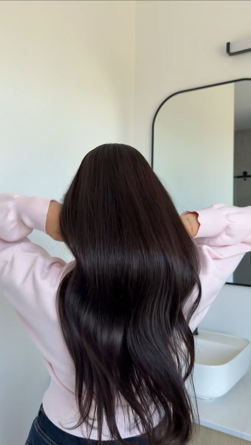 Je sais que c’est psychologique.. mais quand mes cheveux sont beaux, j’ai automatiquement l’impression que ma vie va mieux 🎀✨

Le shine de la gamme Glycolic Gloss est complètement fou!

@lorealparis #LOrealPartner #GlycolicGloss