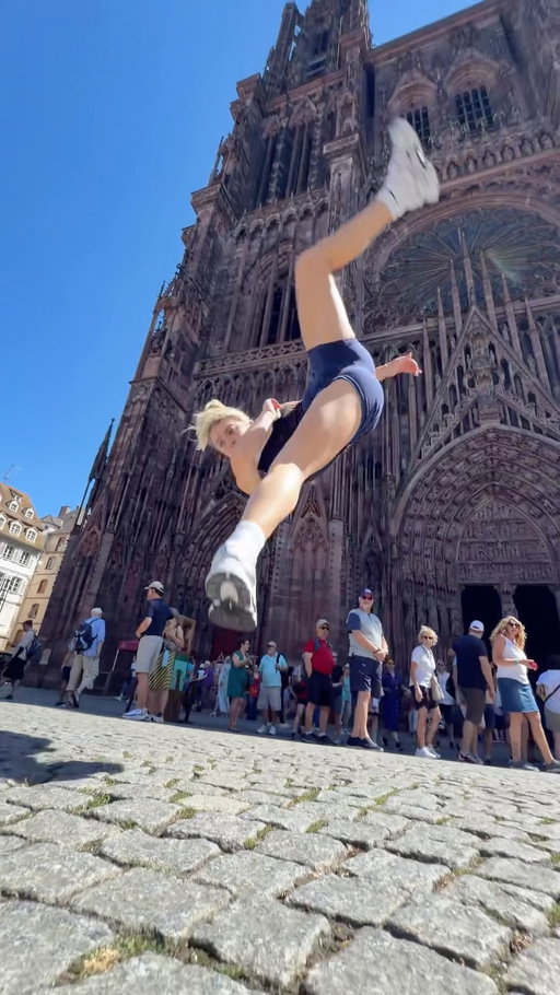 Kicking it in Strasbourg 🇫🇷#neve #tricking #filmphotography #kick #strasbourg