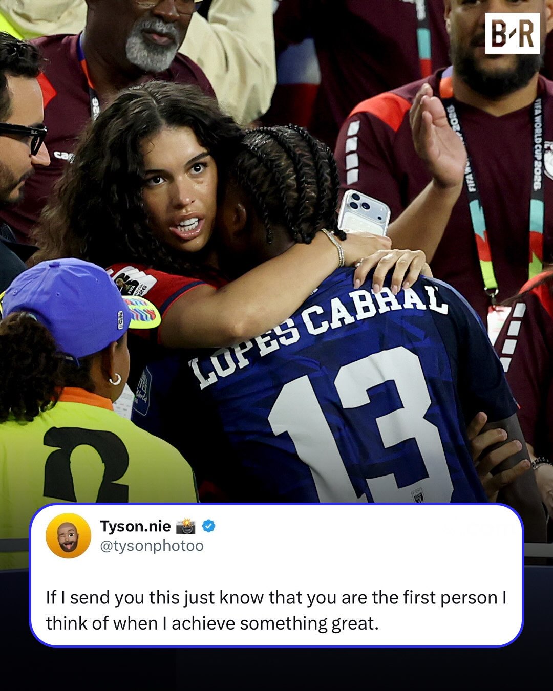 Cape Verde’s Sidny Lopes Cabral hugging his girlfriend after scoring against Argentina was everything ❤️🇨🇻 

(h/t jeremyb___/X, samuelzxis/X, ReggieChatman/X, UTDTrey/X, tysonphotoo/X)