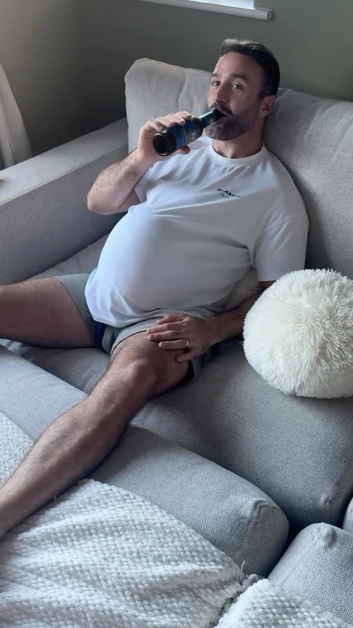 Watermelon baby 🤰🏼 🍉 

If laughing a baby out was a thing it definitely would have happened by now 😂 (apologies for the absolute cackles out of me🙊🙈)

Honestly don’t think I’ve ever laughed as much. Would defo recommend to a pregnant pal to give them a taste of what it’s like 😂😂

The consensus was I had longer to get used to it and his back was sore after an hour 😆🙊
