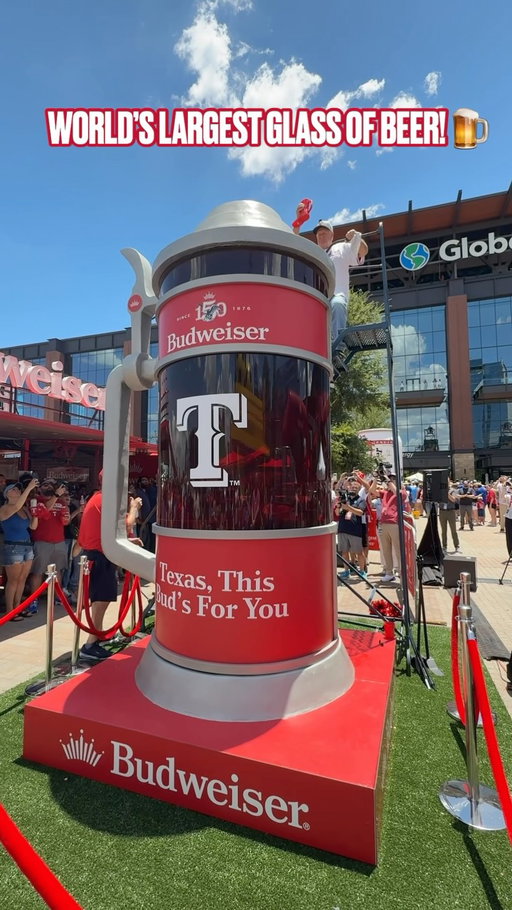 NEW WORLD RECORD 🍺 

The World’s Largest Glass of Beer has officially been poured at @globelifefield!