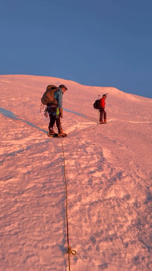The most unreal view I’ve ever seen on Mt Rainier 

#mountains #mtrainier #hiking #sunrise