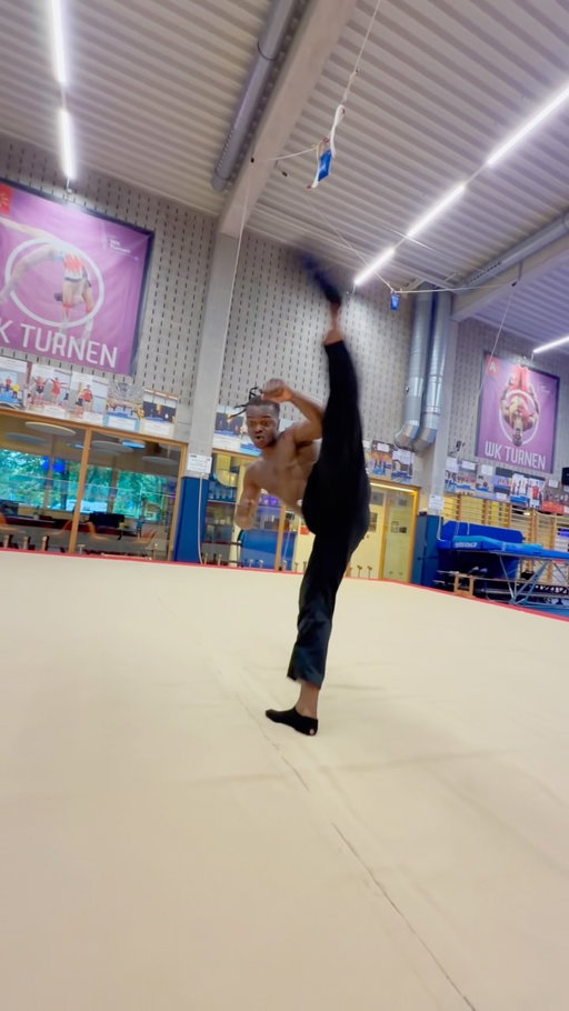 Still stiff from the previous workouts… but every session is another step closer to my comeback. 💪🏽🔥

tricking #tricker #explosive #athlete #strength #plyometrics comeback consistency discipline progress trainhard motivation roadtorecovery redjemassino