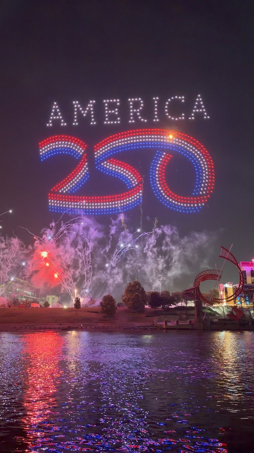 1,000 DRONES IN NASHVILLE FOR AMERICA 250 🇺🇸

#America250 #fireworks #droneshow