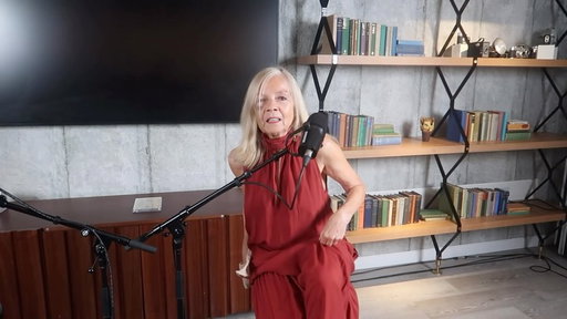 The relief of removing your bra… Watch today’s vlog on youtube - link in bio and stories!
@secondacthello @esteelauderuk @bella_freud