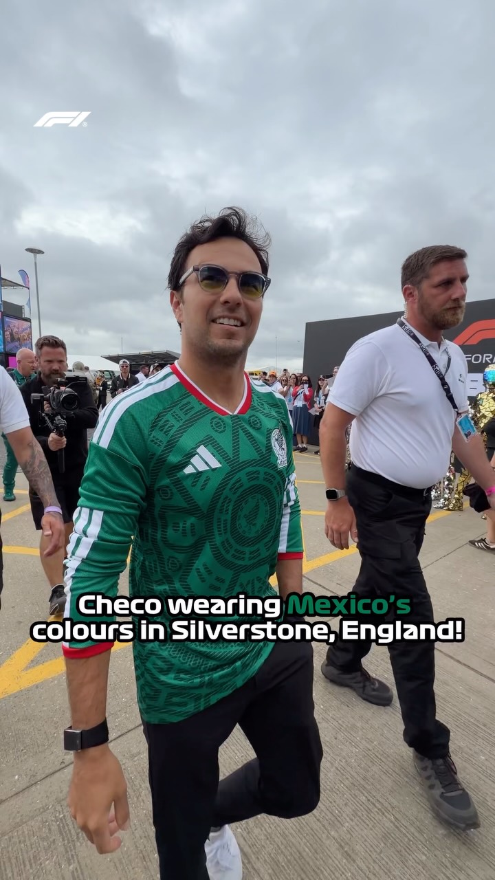 In enemy territory, @schecoperez 🤣🇲🇽

Checo shows up to Silverstone race day in a Mexico national team shirt ahead of their World Cup match against England!

#BritishGP #F1 #Formula1