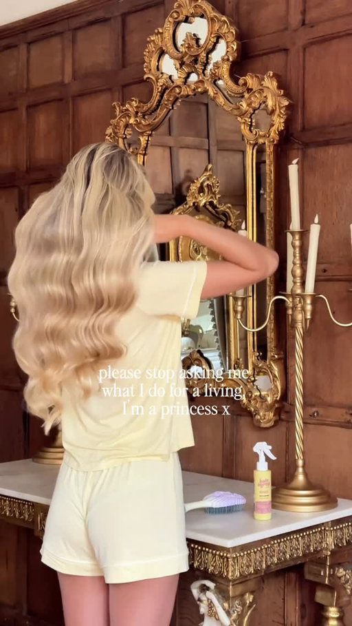 Princess vibes only 👸🏼✨🫶🏼 @hairsyrup 

@lympnecastle @flamepublicity