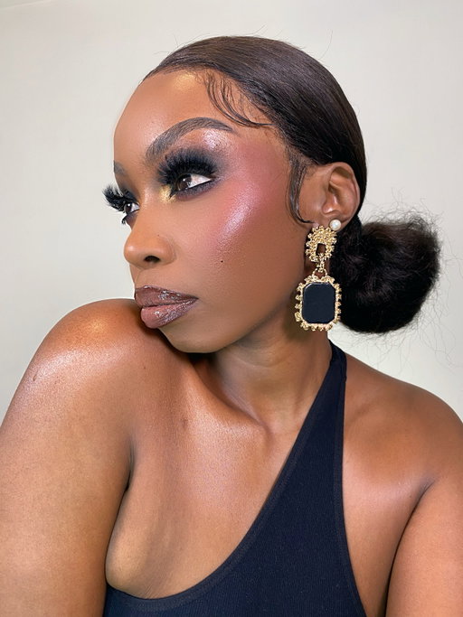 Ep. II of MMM is complete🖤
•
•
#makeuplookoftheday #makeupseries #makeuptransformations #mercysmakeupmuse