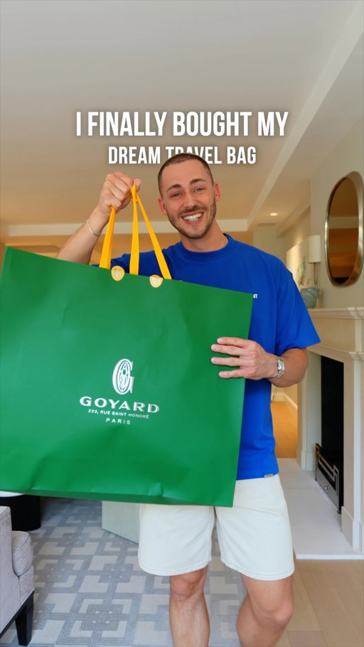 Dream bag unboxing 🥶

Been eyeing the @goyardofficial Boston 50 for a while now and seeing the blue in person sold me immediately!!