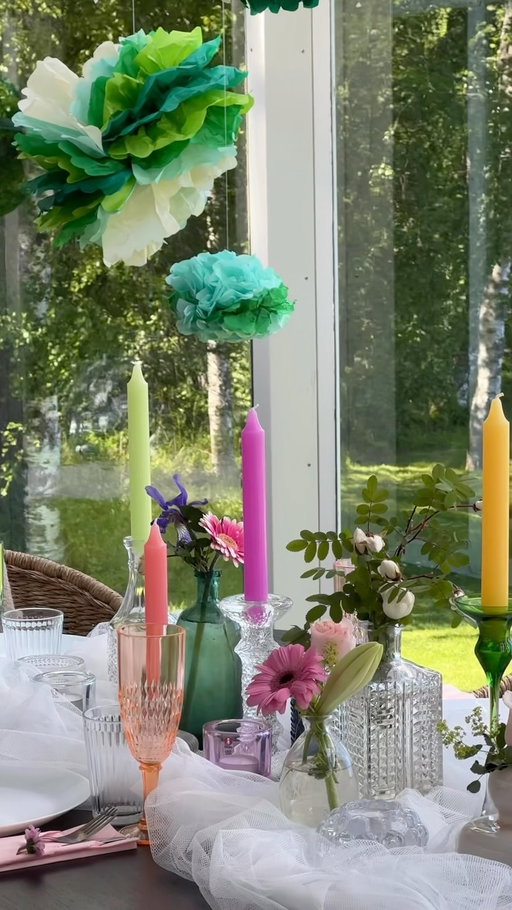 Looking for the dreamiest table setting for your summer party? 🌸

I wanted it to feel like a dreamy fairy garden, so I went for lots of colors and flowers. Start off with some kind of fabric to create texture, then add lots of different candle holders and vases. The key is to create volume and mismatch everything. ✨

For the flowers, we used a mixed bouquet together with flowers from the garden. 🌼

Glasses are @rustasuomi (literally 2,50€ for 4) 
Candles are @puttipaja
