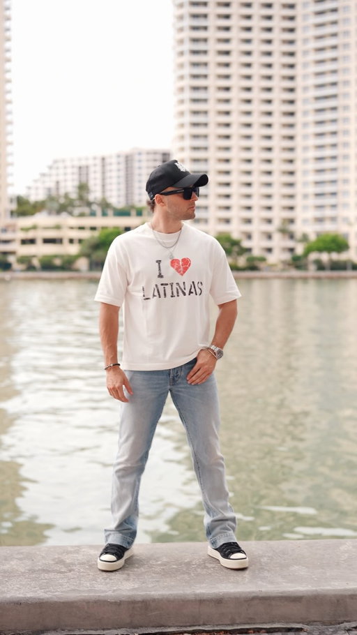 @jbalvin I ❤️ Latinas #Mixteip Merch ⚡️ @jbalvinshop 
•
@twokeii x @yersyngodoy 🎥
•
#Miami #MensFashion #JBalvin