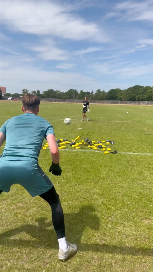 Reaction Training 🔥 Tag someone you would try this with 🧤