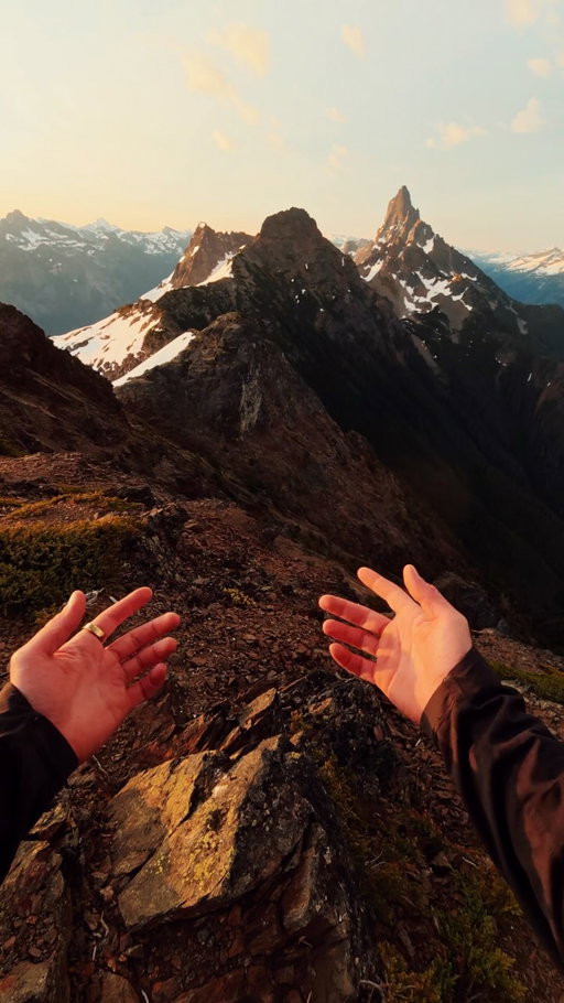 Found a ring on the street and it took me to the mountains.

Wearing the RingConn Gen 3 on this one. Ten to fourteen days of battery so it lasts the whole
trip, and it is light enough that I forget it is on.
This is part of the RingConn x The Lord of the Rings 25th Anniversary collab. The trilogy is Now
Available on Digital. There’s the limited promotion available now, full details in my first comment. Link in bio.

@ringconn_official 

#RingConn #LOTR #tobeeverydayhero