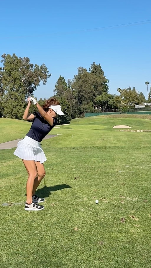 It’s starting to feel inevitable… 👀 I’ve been all over the flag on every par 3 lately.
Should we put something on the line before Hole-in-One #9 drops? 😂
파3만 가면 계속 홀을 위협하는 중이에요!
아홉 번째 #홀인원 진짜 곧 나올 것 같은데요? 👀
이정도 되면 뭐라도 걸어야 되는 거 아닐까요? 😂 
#holeinone 
🤳🏻 @hyuneegolfs 
🏌🏻‍♂️🏌️‍♀️ @hyunee_bear @clwm007