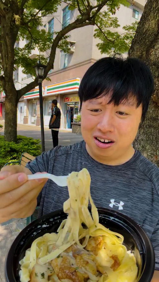 Everything I ate at 7-Eleven in Taiwan! 🍖🍜🍧🍣 #7eleven #taiwan #taiwanesefood #conviencestore #food