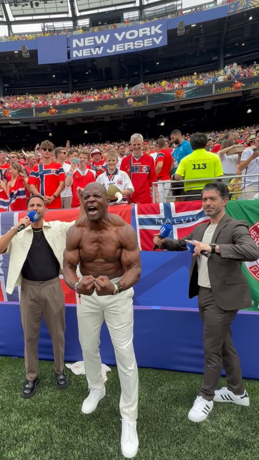 World Cup Time Won’t Pass Me By ⚽️ 

🎶: @vanessacarltonactual 

•

#fifaworldcup2026 #fifaworldcup #terrycrews #vanessacarlton