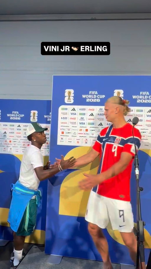 Vinicius Jr 🫱🏻‍🫲🏿 Erling Haaland. 𝐑𝐄𝐒𝐏𝐄𝐂𝐓. 🎩

Beautiful to see, top player and top guys. 𝐂𝐥𝐚𝐬𝐬. 🫂👏🏼