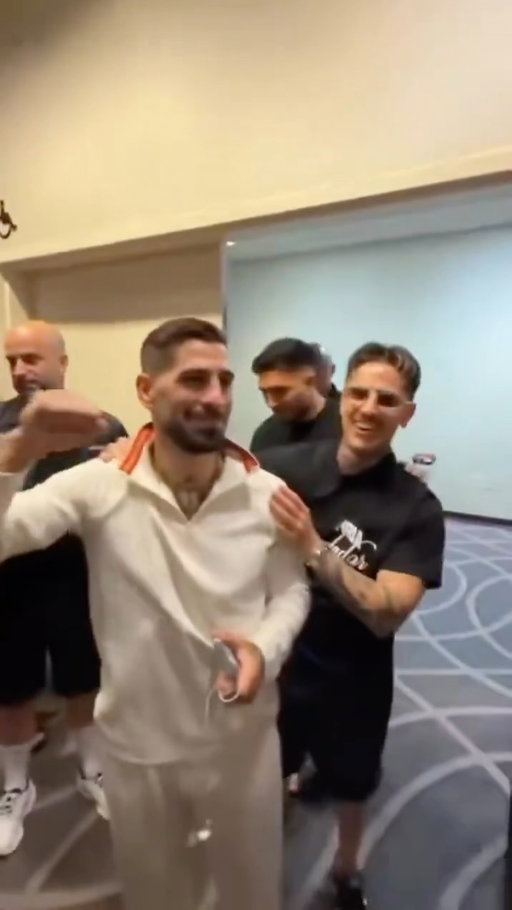 Ilia Topuria is back with his team for the first time since the Gaethje loss, and the energy in the room says it all. His nose is still a little swollen but he looks healed up and in good spirits. His camp welcomed him back like a champion. 🌹
(TIKTOK: @gilula77)