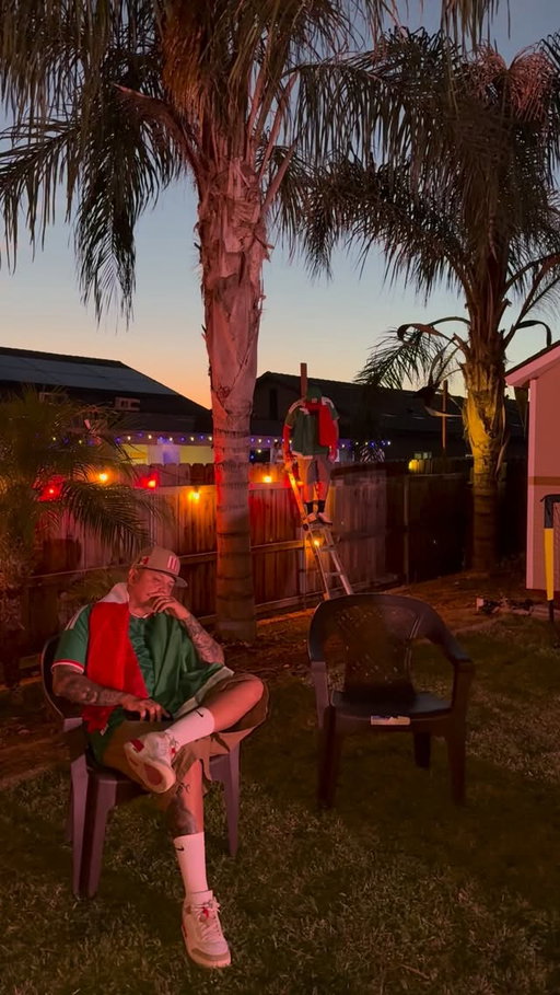 The only time me and the neighbor can come together!🥺🇲🇽 #fifaworldcup #copamundial #mexico #england