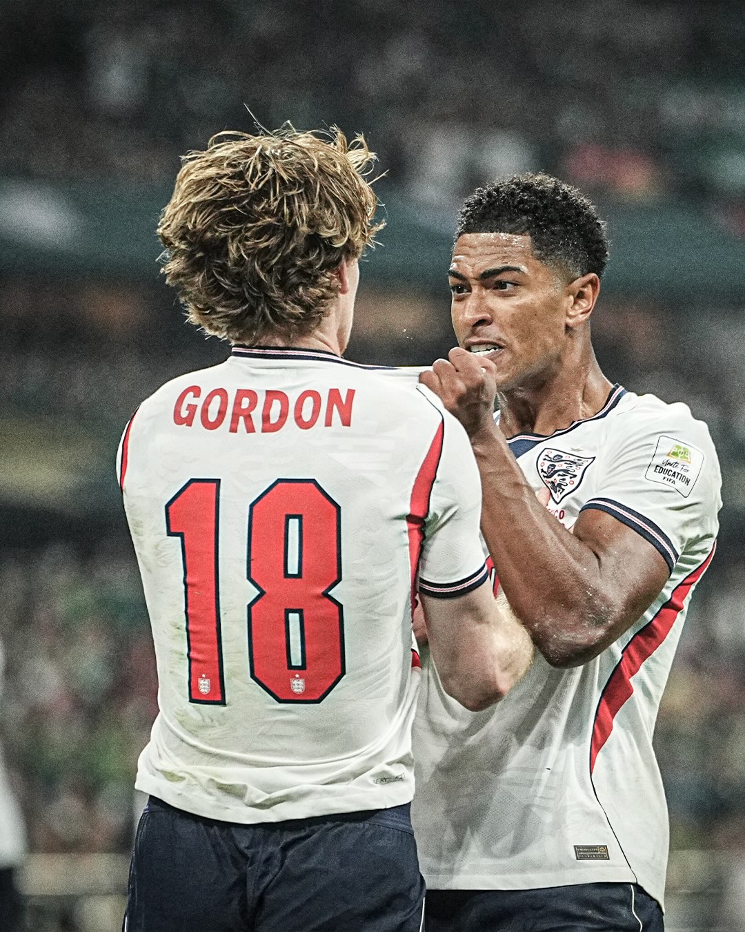 What it meant to Jude Bellingham after Anthony Gordon was awarded a penalty and would ultimately be the deciding goal in England-Mexico 🔥

Look how much the England shirt means to him 🏴󠁧󠁢󠁥󠁮󠁧󠁿