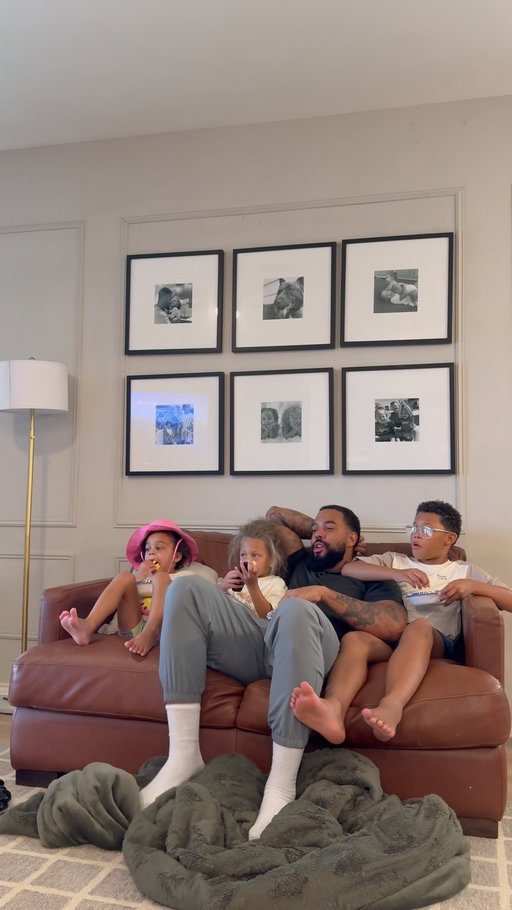 #Ad #AdvilPartner Being a dad with 5 kids is basically a full body workout everyday mixed with a survival challenge 😂 I always keep @advilrelief Dual Action close to me on day like these. #nopainmoregain