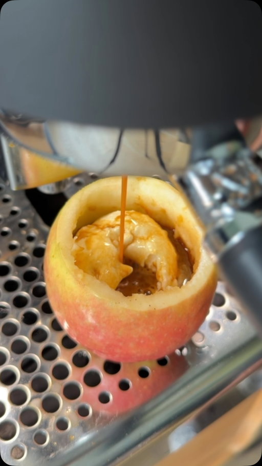 Apple Pie Affogato ASMR 🍎🥧☕️

#coffee #coffeerecipe #espresso #affogato #applepie