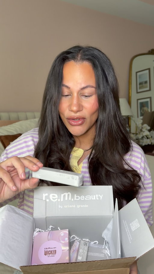 insane ! tysm @r.e.m.beauty 🪽 #arianagrande #eternalsunshinetour #rembeauty