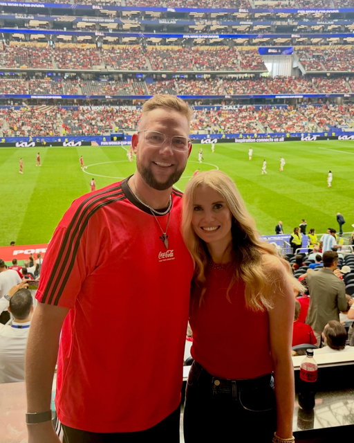 Big thanks to @CocaCola for having me as the all important role of: “Coin Toss Assistant” for Spain vs Portugal in what became CR7’s last World Cup game. Experience of a lifetime. Hope I did the coin proud. 🪙