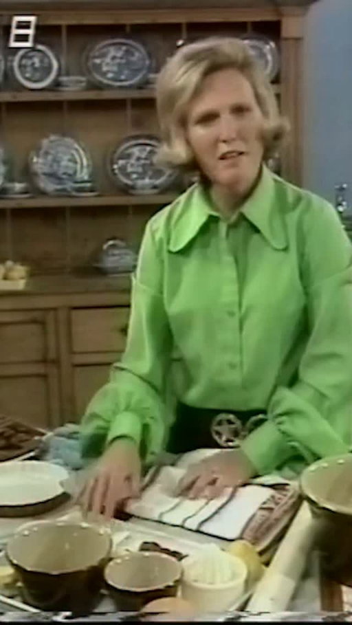 More cooking through emotional trauma with Lisa! This week: Sour Puss Pie! 🥧 #whompit
Please note - I know this is Mary Berry & I’m not making fun of her. I love her.