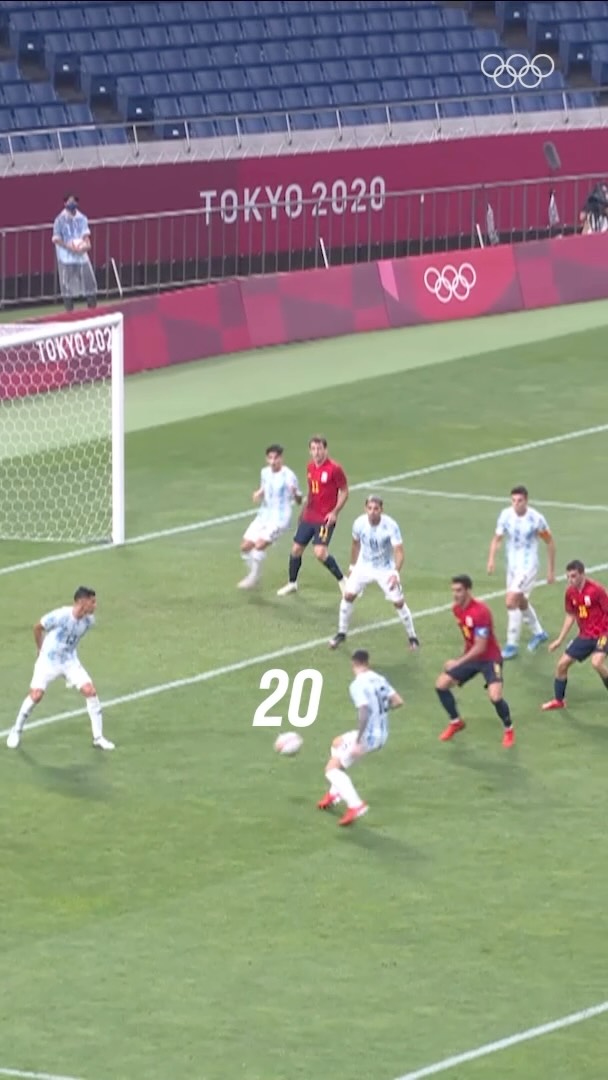 Mikel Merino with the finish for Luis de la Fuente’s Spain. We’ve seen that before! 🇪🇸⚽

Let’s relive their 20-pass move to score against Argentina at #Tokyo2020.

#Olympics #FIFAWorldCup
