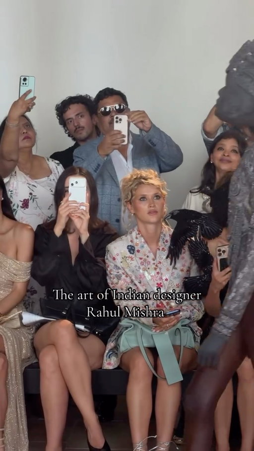 The art of Indian designer Rahul Mishra 🇮🇳✨

#couture #art #infiandesigner #rahulmishra @rahulmishra_7  invitation