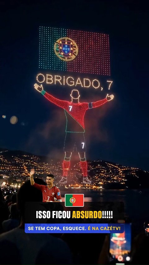 ISSO AQUI TÁ MUITO ABSURDO!!! 🇵🇹7️⃣🤖 Um vídeo gerado por IA mostra como seria a despedida de CRISTIANO RONALDO com show de drones na Ilha da Madeira, em Portugal! 🥲👏🏼

📹: @seihanaifilms

🚨 𝐒𝐄 𝐓𝐄𝐌 𝐂𝐎𝐏𝐀, 𝐄𝐒𝐐𝐔𝐄𝐂𝐄! É na CazéTV! 🤩📺

#CoberturaCazéTV #CopaNaCazéTV #CristianoRonaldo #Portugal #cztv37