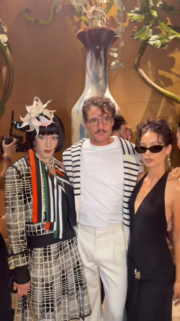 Has anyone seen @luxpascal_? @pascalispunk and @alexademie catch up at @chanelofficial’s haute couture fall/winter 2026 show, posing for pictures alongside #ColeEscola.