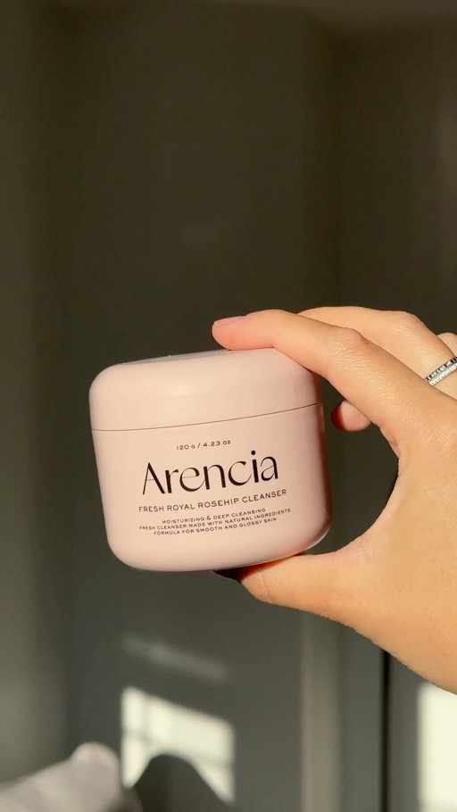 Rosehip Rice Mochi Cleanser from Arencia

@oliveyoung_global @arencia_global 
@bazzaal_ 

#oliveyoungglobal #oliveyoung #arencia #cleanser #canadianbeautyblogger