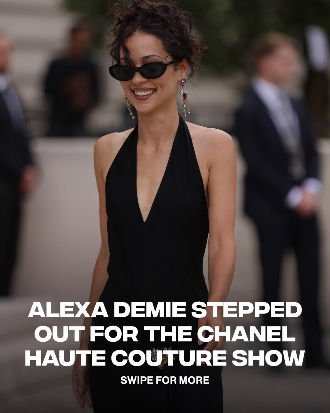 Oh how we love to see Alexa outside 🖤

She attended the Chanel Haute Couture ‘26 show in Paris

📸: Getty