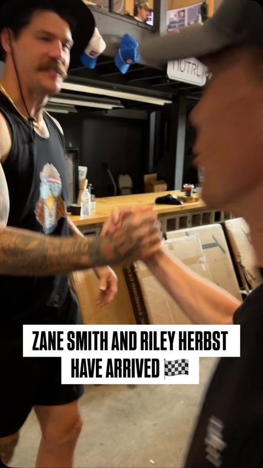 We’ve got some beasts in the building 🏁

@zanesmith and @rileyherbst are hopping on the bus for this week’s Racin’ With The Boys!