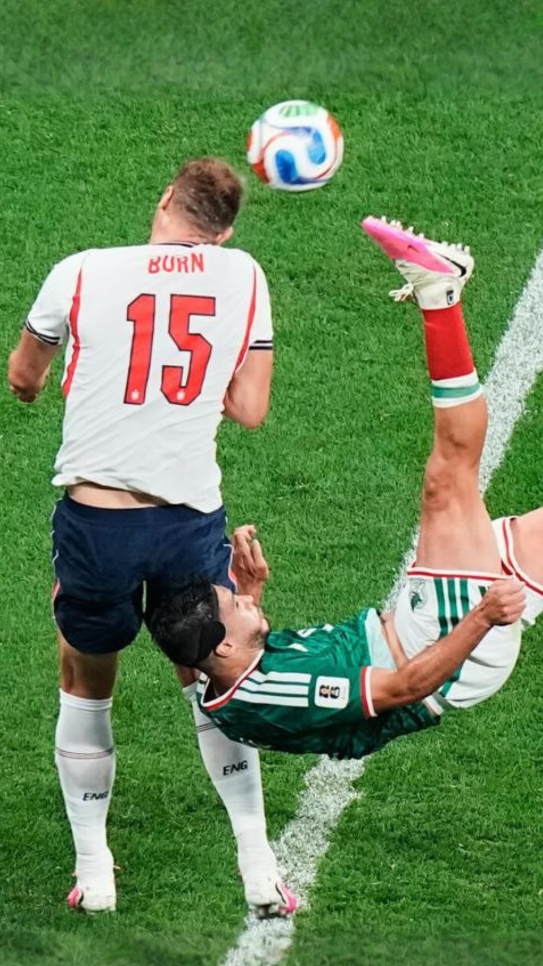 Dan Burn thought Thomas Tuchel’s first text was fake…📱😂

Following a huge performance against Mexico, hear the story behind the defender’s first England call-up 🏴󠁧󠁢󠁥󠁮󠁧󠁿

Comment “WIN” for your chance to win a signed Dan Burn England signed shirt from when he joined us in the studio! ⚽️

Competition closes Monday 13th July. One entry per person.