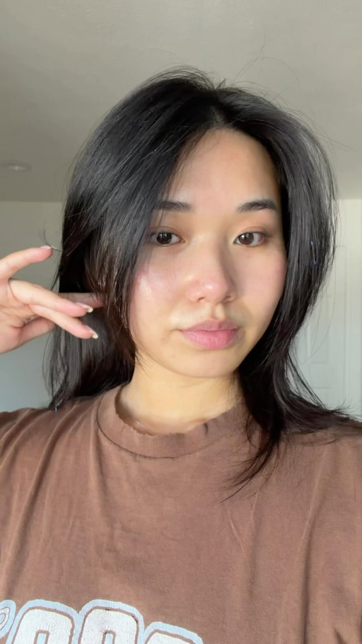 Trying the Korean Glassifier skin treatment at @buena_health and walking out actually glowing inside and out! 10/10 experience. They did their big one with this @idenel_official #Glassifier #GlassSkin #SkinTreatment #SkinReset #MedicalAesthetics AD