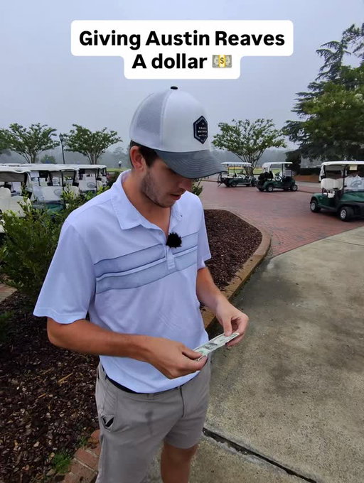 Helping out the young fella @thebackyardgolf
