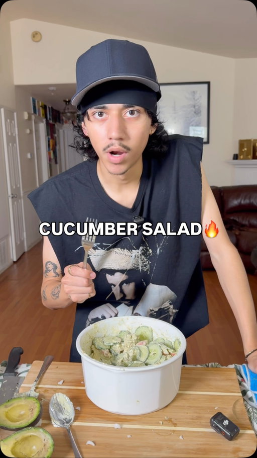 This is how eat a big cucumber 😛….
-
shout out @logansfewd 
-
#reels #food #ᴇxᴘʟᴏʀᴇᴘᴀɢᴇ