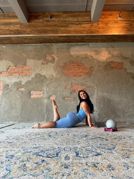 I can’t decide if today’s class was inspired by my blueberry matcha latte or a Disney princess. Cast your vote. 🫐👑

#barreinstructor #pilatesinstructor #yogainstructor 
Outfit: @yeoreoglobal 💙