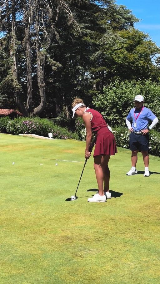 En direct du putting green de l'@evianresort_golfclub, on écoute @pauline_roussinbouchard nous livrer sa séance de putting fétiche.