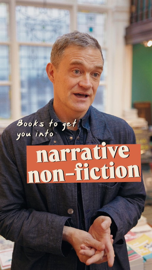 Loved London Falling? Patrick Radden Keefe is back Under the Cover to share five of his own favourite works of narrative non-fiction.
 
Patrick is an investigative journalist at The New Yorker, the author of Empire of Pain and Say Nothing, and a master of immersive storytelling. In his latest, London Falling, he looks at the troubling death of teenager Zac Brettler and the criminal world he had inadvertently been drawn into.
 
Which books would you add to Patrick’s list? Let us know - or get hold of his recommendations through our online bookstore (affiliate link in bio).
 
🎥 With huge thanks to Daunt Books Marylebone for having us
 
📜 Patrick’s list:
 
London Falling by Patrick Radden Keefe
In Cold Blood by Truman Capote
People Who Eat Darkness by Richard Lloyd Parry
News of a Kidnapping by Gabriel García Márquez
Killers of the Flower Moon by David Grann
Random Family by Adrian Nicole LeBlanc