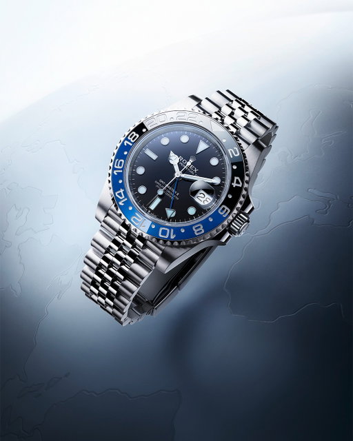 The @Rolex GMT-Master II in Oystersteel featuring a black dial, two-colour Cerachrom bezel insert in blue and black ceramic and a Jubilee bracelet.

La @Rolex GMT‑Master II en acier Oystersteel est dotée d’un cadran noir, d’un disque de lunette Cerachrom bicolore en céramique bleue et noire et d’un bracelet Jubilee.

#Rolex #GMTMasterII #OfficialRolexRetailer #RaffiJewellers