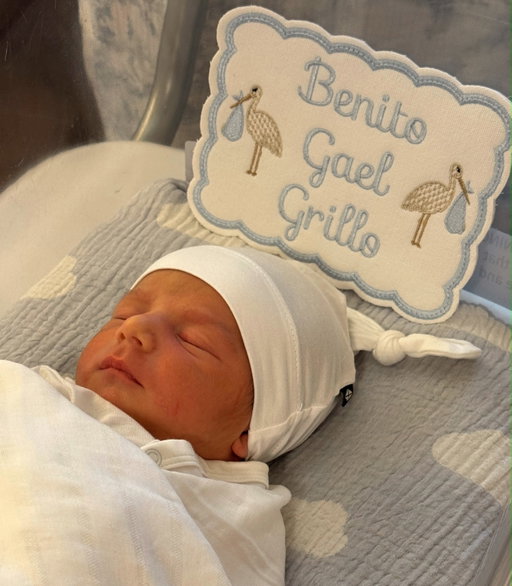 Benito 🧸🩵

Dicen que cuando tu familia crece el corazón no se divide, si no que se expande, y es tan cierto.
Hoy ya con más experiencia entiendo todo mucho más, entiendo que cuando te vi nacer me volvi a enamorar.
Bienvenido a este pequeño mundo donde ahora somos 4.
Por siempre al lado tuyo, para lo que sea.

Julio 6 2026 ♾️ 
@alexiagarciamorris
