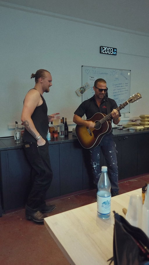 somethin bout @kipmooremusic singin my song with me